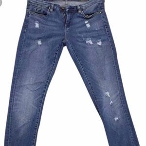 ✰Mid-Rise Distressed Blank NYC Jeans👖✰